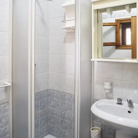 Aragosta Apartment *