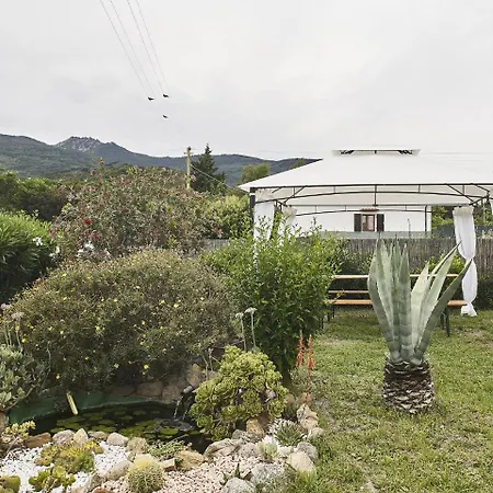 Aragosta Apartment *